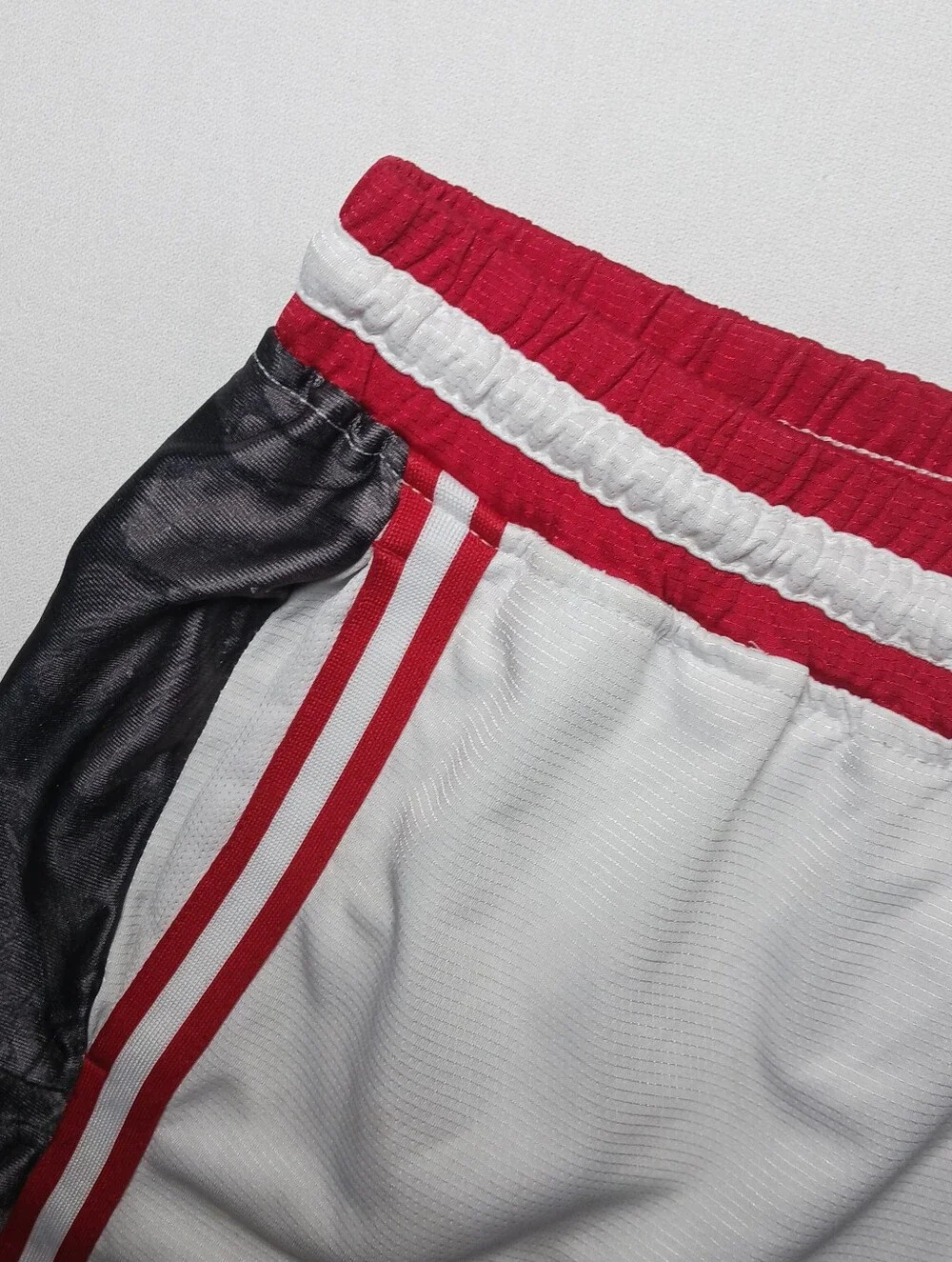 Ultra Game NBA Mens Chicago Bulls Mesh Basketball Shorts XL White Red
